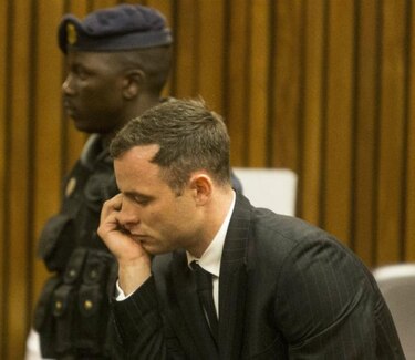 Abogados de Pistorius siguen batalla con la fiscalía