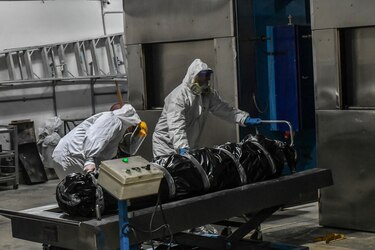 Colombia supera los 100,000 muertos por la pandemia con nuevo récord diario de fallecidos