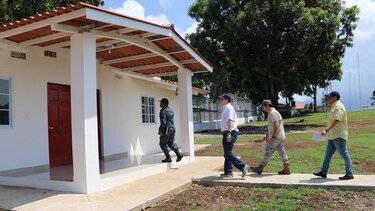 Se inicia el traslado de reclusos al centro de detención de Punta Coco