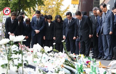 Ascienden a 155 los fallecidos y 152 los heridos por la estampida en una fiesta de Halloween en Seúl