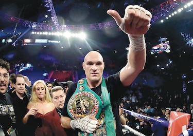 Acusaciones de dopaje no despojan a Fury de su corona