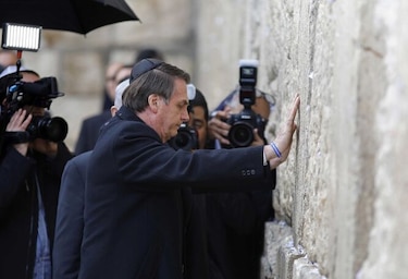 Bolsonaro visita el Muro de los Lamentos junto a Netanyahu