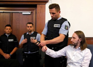 Sentencian a 14 años de prisión al atacante de bus del Dortmund