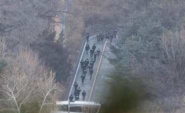 Las autoridades arrestan al presidente surcoreano Yoon Suk-yeol