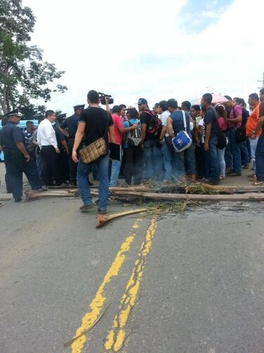 Cierran Interamericana por concesión de terrenos de la UP en Chiriquí