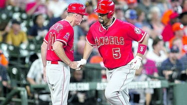Pujols y Young batean jonrones en victoria de Angelinos