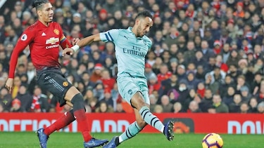 Mánchester United empata como local ante el Arsenal