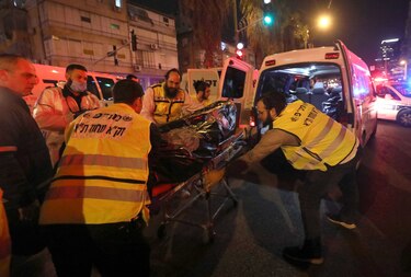Al menos 5 muertos en ataques armados en suburbio de Tel Aviv