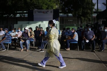 Contraloría: 1,986 enfermeras y técnicos fueron contratados este año por $2.2 millones