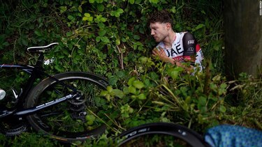 Detienen a la espectadora del Tour de Francia que provocó accidente masivo