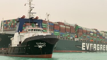 Panamá investiga incidente de buque en el Canal de Suez