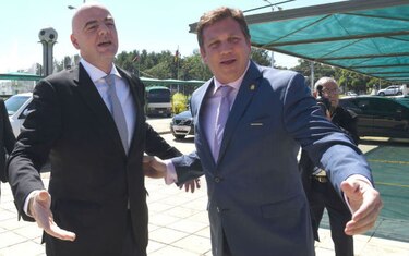 Infantino llega a Paraguay; empieza gira por Sudamérica