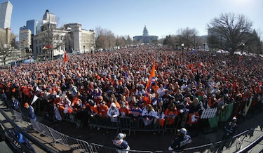 Denver festeja el campeonato de Super Bowl de los Broncos