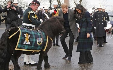 Príncipe Enrique y Meghan Markle visitan Escocia