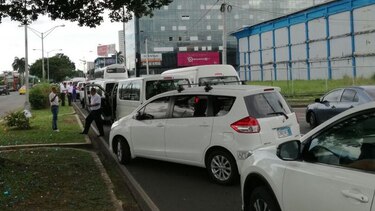 Es 'completamente falso' que se restringiera el uso de Uber, advierte la ATTT