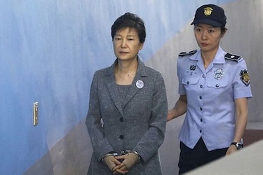 Expresidenta Park Geun-hye condenada a 25 años de cárcel tras apelación