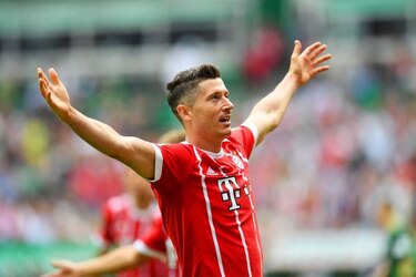 Bayern Múnich vence al Bremen con doblete de Lewandowski