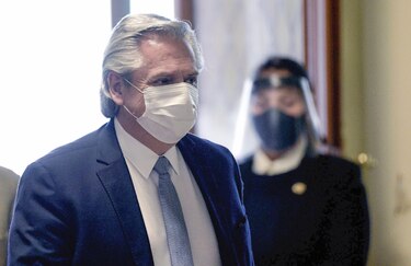 Presidente argentino anuncia que dio positivo a Covid-19 en prueba de antígenos
