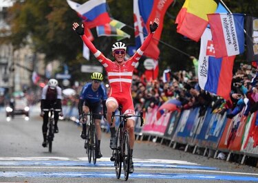 Mads Pedersen se corona en el nuevo  campeón mundial  en ruta
