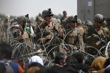 El Pentágono niega que talibanes controlen alguna parte del aeropuerto de Kabul
