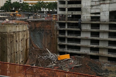 Se desploma muro de contención en un proyecto en construcción en Costa del Este