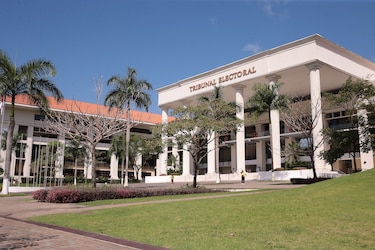 Admiten denuncia de Moulanier contra ‘call center’ y llaman a responsables de las cuentas a presentar descargos