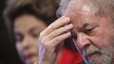 Presidente de tribunal de apelaciones determina que Lula siga preso en Brasil