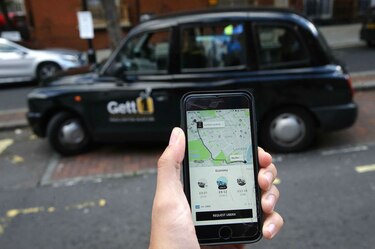 Reúnen 600 mil firmas a favor de renovación de licencia de Uber en Londres