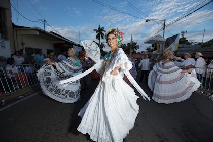 Lugares para conocer durante el desfile de las Mil Polleras