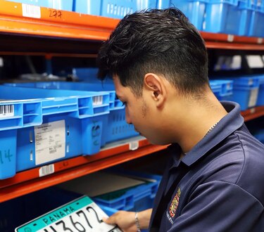 Placas y calcomanías del mes de octubre ya están disponibles, informa la Alcaldía de Panamá
