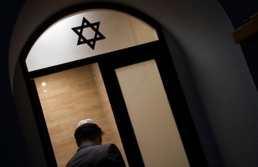 La pandemia de Covid-19 reavivió el antisemitismo, advierte informe de la Unión Europea