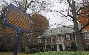 Príncipe Alberto compra casa en Filadelfia de su madre Grace Kelly