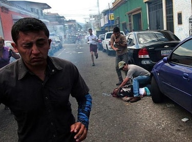 Dan 18 años de cárcel a policía por muerte de un menor en protesta