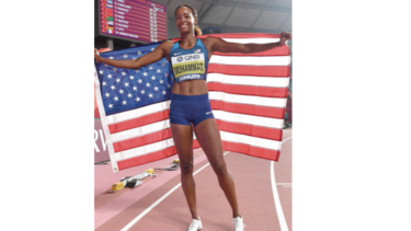 Oro y récord mundial para estadounidense Muhammad en 400 m vallas
