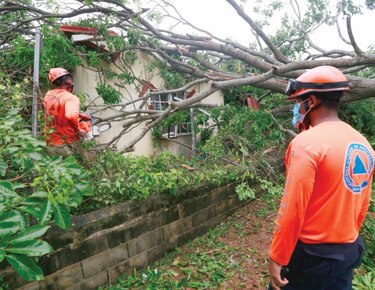 Lluvia deja sus secuelas y obliga a cerrar dos centros de vacunación