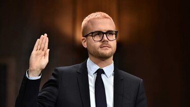 Informante dice que Cambridge Analytica compartió datos con Rusia
