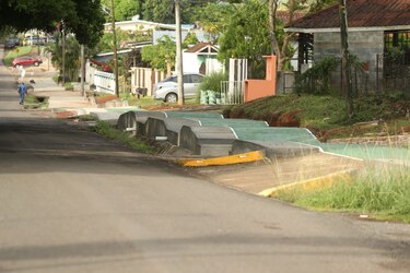 Avanza la ciclovía en La Chorrera, pero llueven las críticas por su diseño