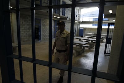 Polémica licitación: dos consorcios, $181 millones y una cárcel cuestionada en Divisa 