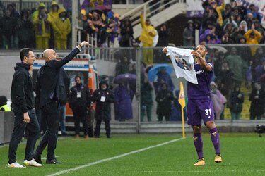 Fiorentina gana 1-0 en un emotivo primer partido sin Astori