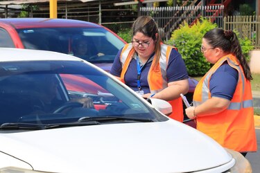 Contraloría detecta irregularidades en 153 vehículos del Estado durante el Desfile de las Mil Polleras