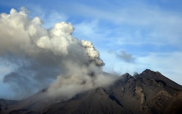 Sigue vigilancia a volcán Calbuco en Chile, no descartan cuarta erupción