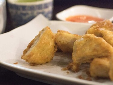 Singapur autoriza venta de carne de pollo artificial