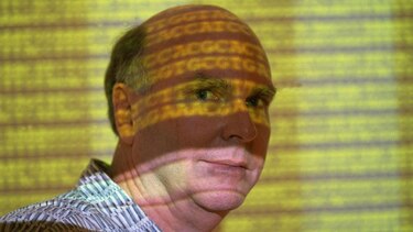 El polémico legado de Craig Venter, el científico que ayudó a descifrar el genoma humano