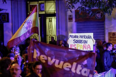 Protestas en España ante el partido socialista contra una amnistía a independentistas