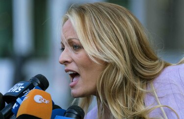 Actriz porno Stormy Daniels publicará libro sobre amorío con Trump