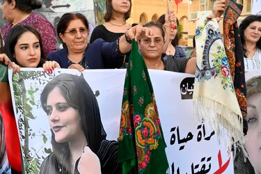 Irán: Protestas siguen; van cientos de detenidos
