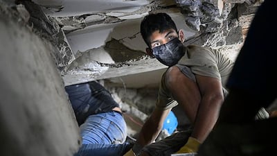‘Hay edificios donde no se ha removido ni una sola piedra’: crece la frustración en Venezuela mientras se desvanece la esperanza de hallar más sobrevivientes