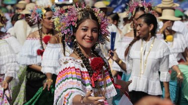 Desfile de las Mil Polleras, tradición y lujo