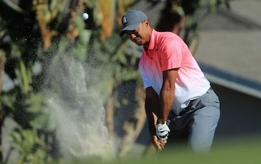 Tiger Woods se rezaga a siete golpes en Bay Hill