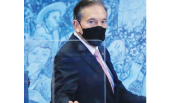 La vacunación podría ser obligatoria para los  funcionarios